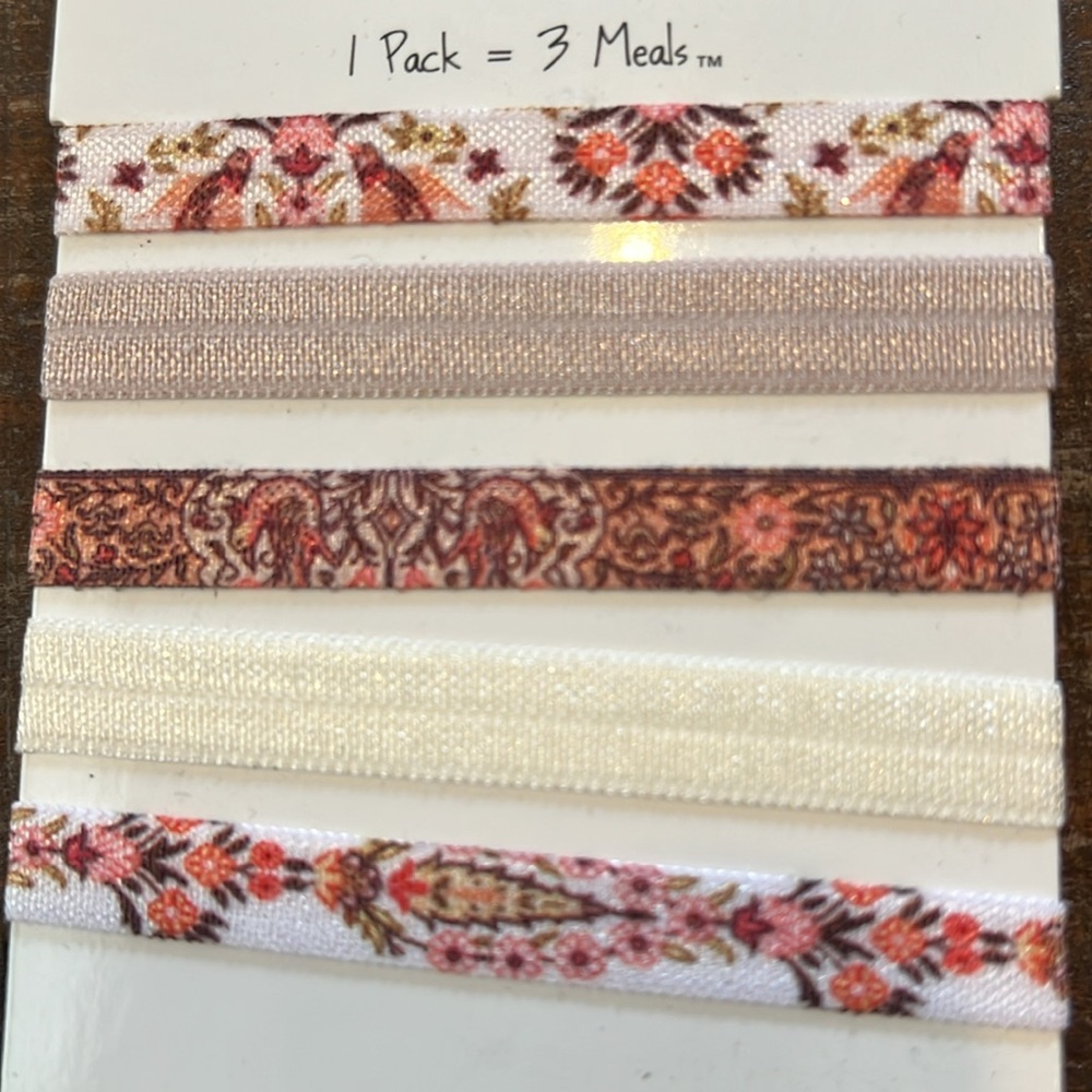 Banded hair ties NWT - Picture 2 of 3